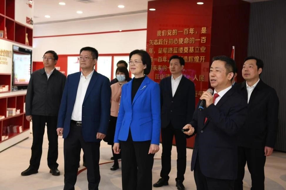 江蘇省委常委、組織部部長沈瑩調(diào)研紅豆1